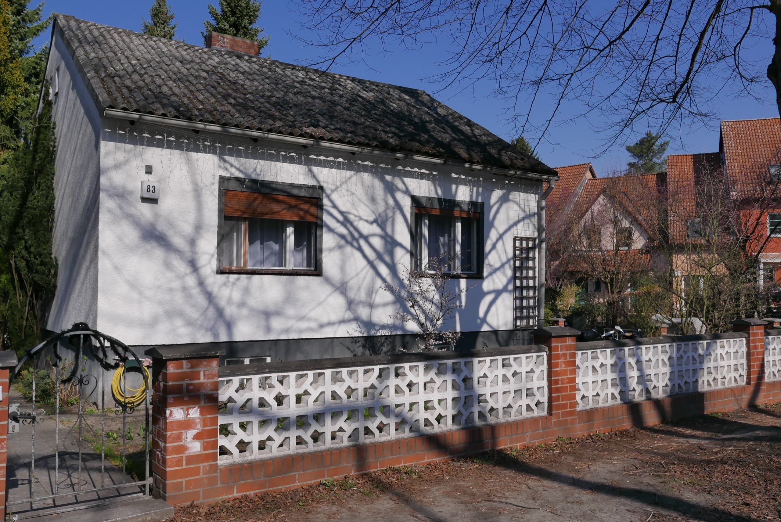Bezugsfreies Einfamilienhaus auf ein sonniges Eckgrundstück 2 min zum Hermsdorfer See in 13469 Berlin