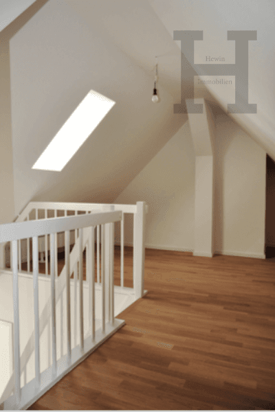 Dachgeschoss-Wohnung – Bild 2
