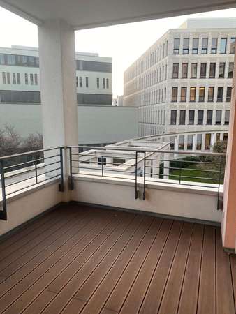 „Gehobene Wohnanlage mit Fahrstuhl“ 3-Zimmer-Luxus-Wohnung im feinsten Diplomatenviertel gelegen