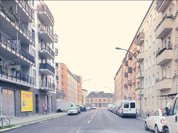 Bezugsfreie 2-Zi-Altbauwohnung am Spreeufer in Friedrichshain