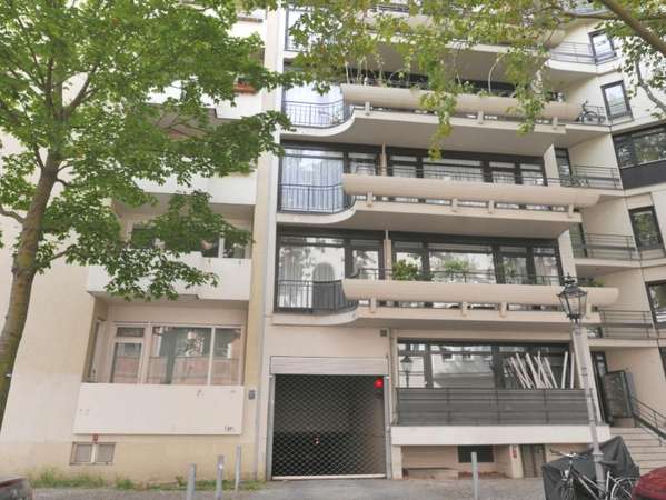 Exklusive und vollmöblierte 2-Zimmerwohnung in ikonischer Baller-Architektur!
